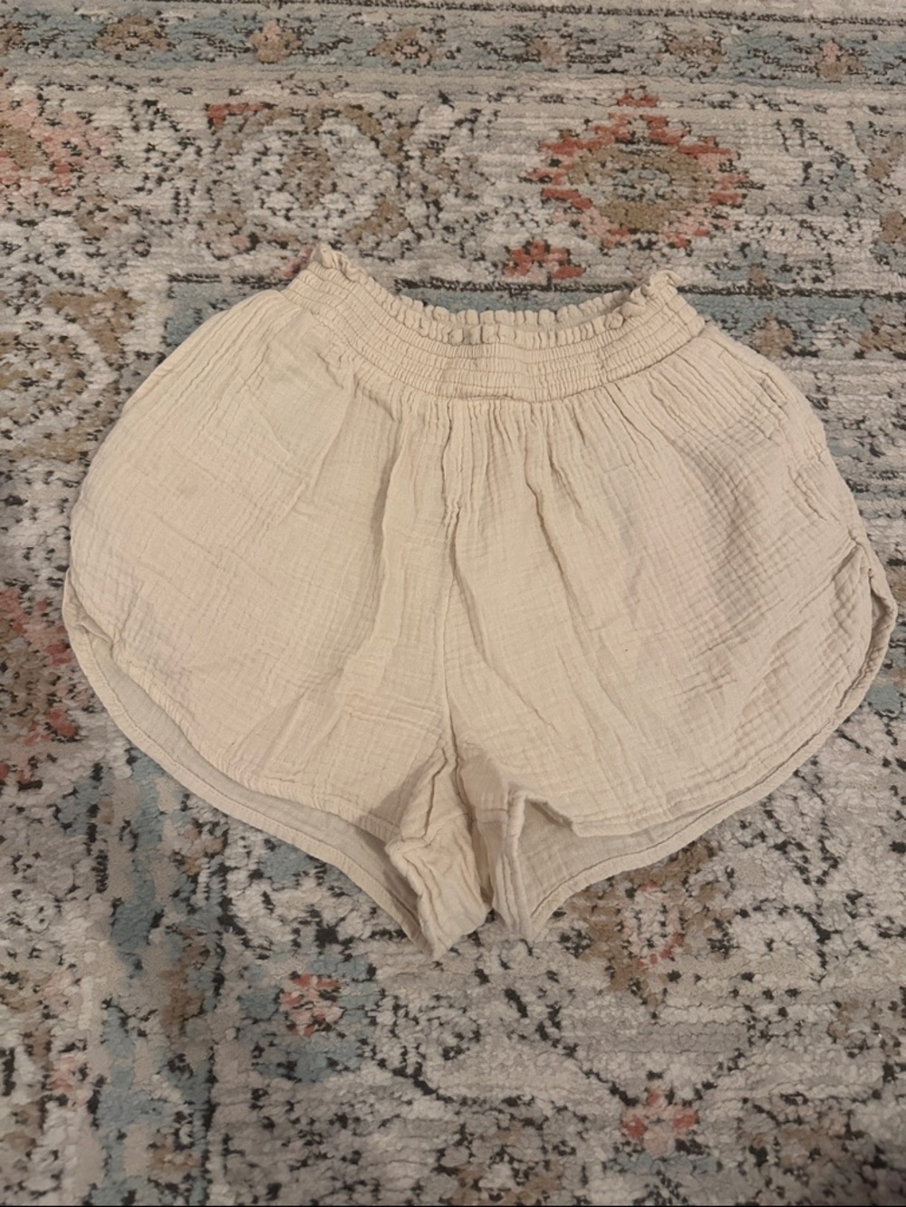 Aerie Cream Gauzy High-Waisted Shorts | XS